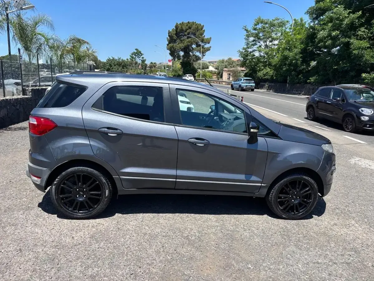 Usata Ford Ecosport Titanium 95 CV (69 kW) 2017 Grigio SUV