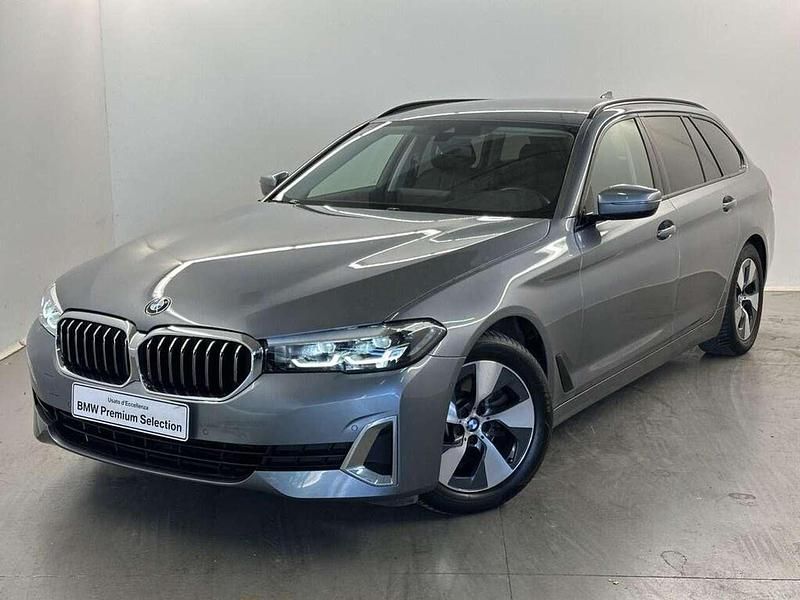 Blu/azzurro Usata 2022 BMW 520 Luxury Line Station wagon | 31.500 € (Buon prezzo) - Immagine 1/2