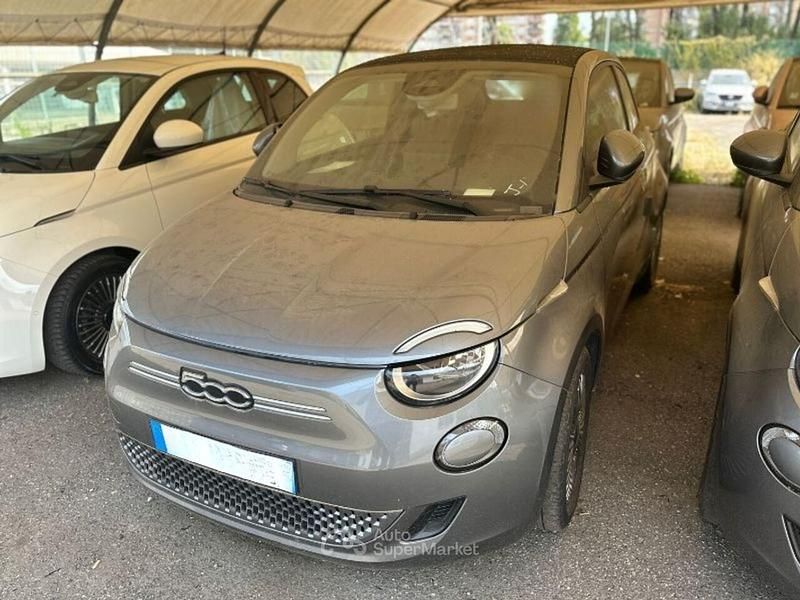 Usata Fiat 500e Icon 42 kW (58 CV) 2022 Grigio Cabrio