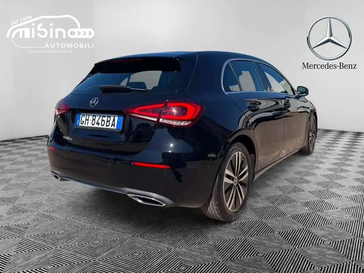 Usata Mercedes A180 Premium 116 CV (85 kW) 2021 Nero Berlina