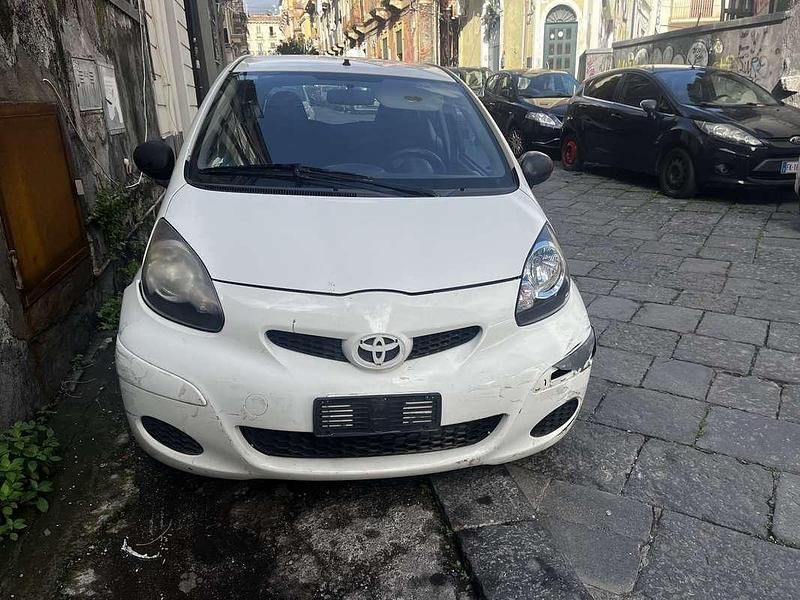 Usata Toyota Aygo Connect Style 68 CV (50 kW) 2011 Utilitaria