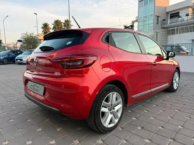 Usata Renault Clio V Intens 85 CV (62 kW) 2021 Arancione Berlina