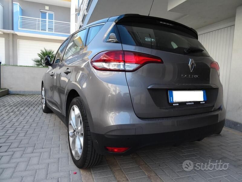 Usata Renault Scénic IV 150 CV (110 kW) 2019 Grigio Monovolume