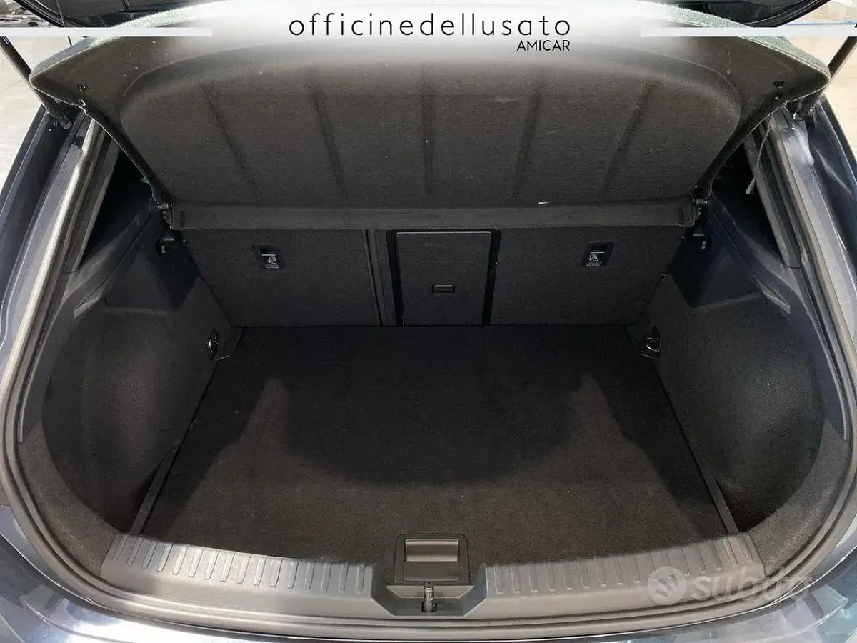 Usata Cupra Leon 150 CV (110 kW) 2025 Berlina