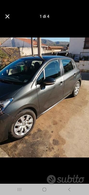 Usata Peugeot 208 2015 Nero Utilitaria