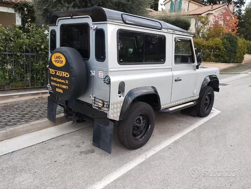 Usata Land Rover Defender 136 CV (100 kW) 1997 SUV
