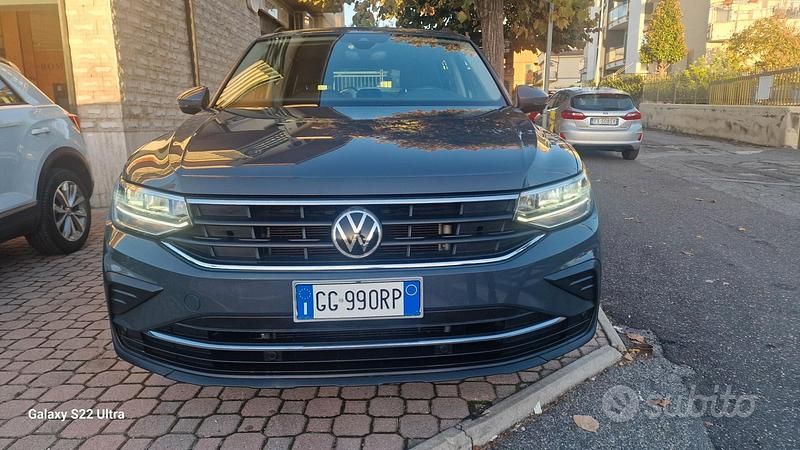 Usata VW Tiguan Life 150 CV (110 kW) 2021 Grigio SUV