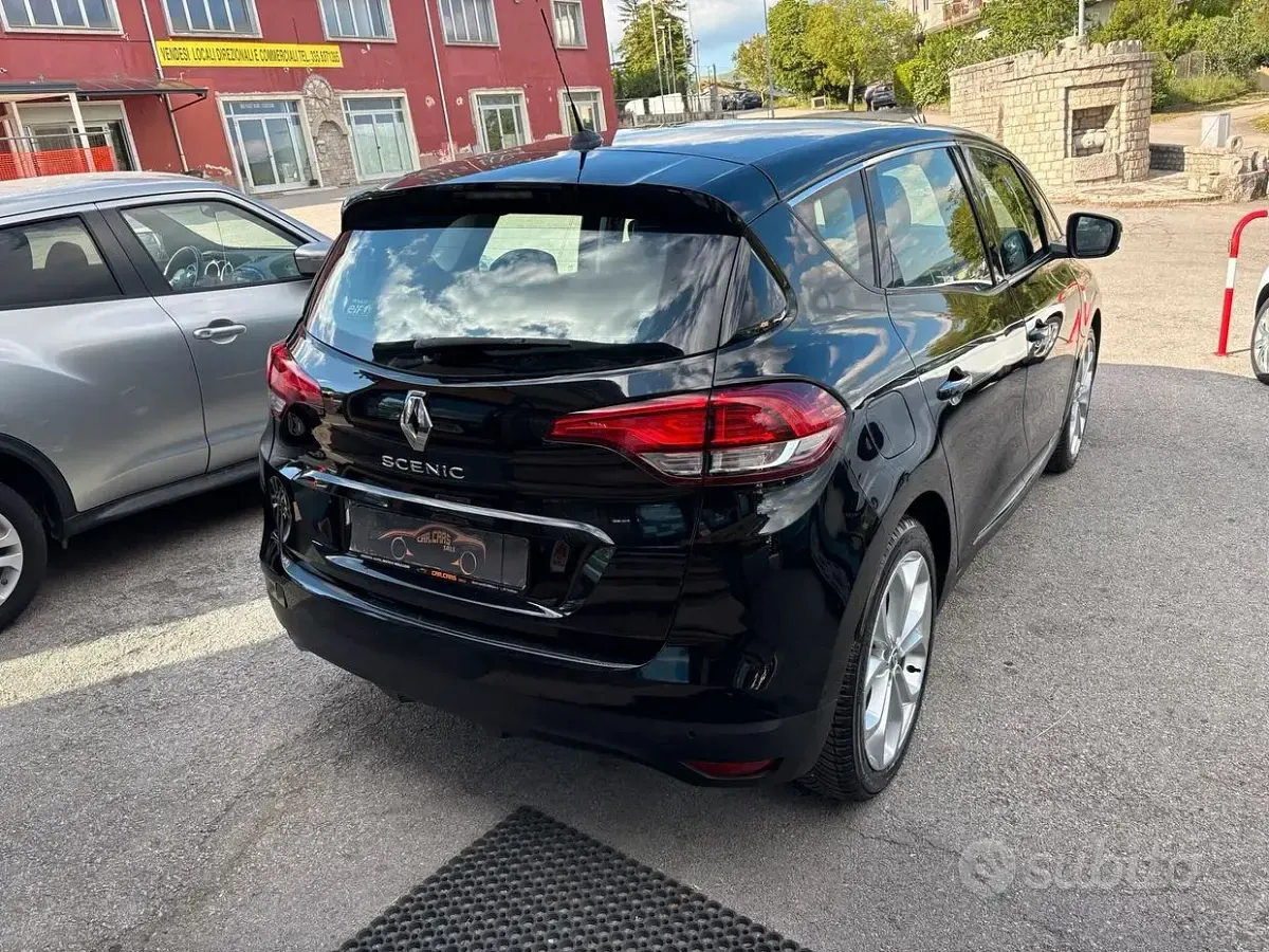 Usata Renault Scénic IV Zen 110 CV (80 kW) 2017 Nero Monovolume
