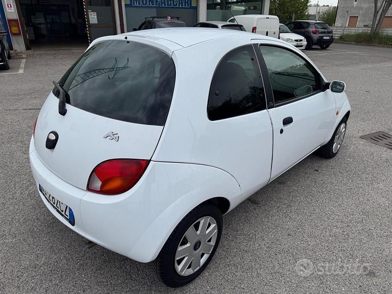 Usata Ford Ka 70 CV (51 kW) 2008 Bianco Utilitaria