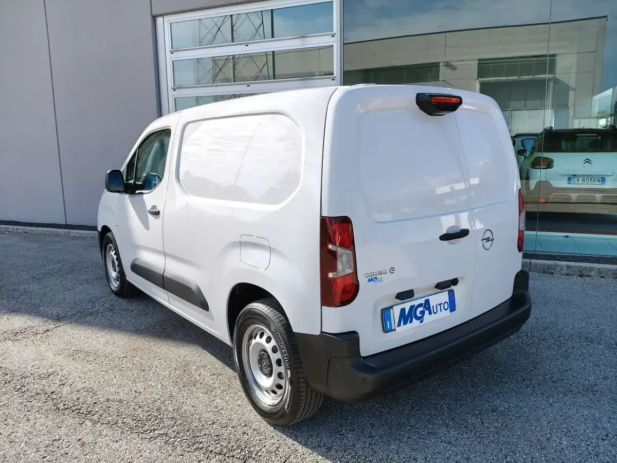Gebraucht Opel Combo-e Life 56 kW (77 PS) 2025 Weiß Van