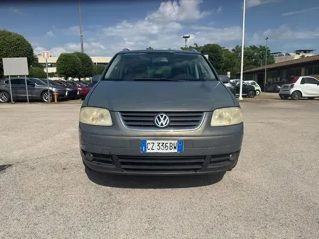 Usata VW Touran Trendline 140 CV (102 kW) 2005 Grigio / gray Monovolume
