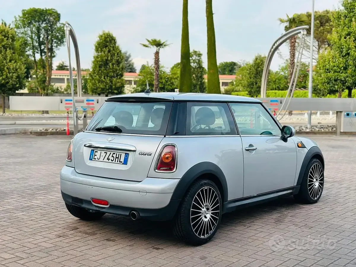 Usata Mini Cooper 122 CV (89 kW) 2011 Utilitaria