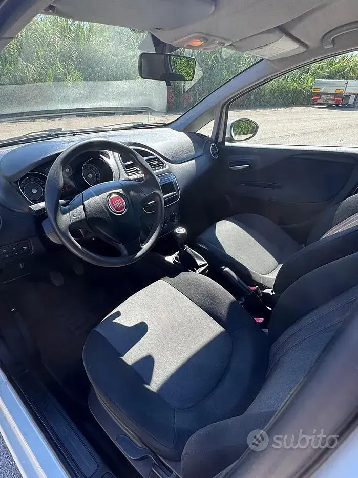 Usata Fiat Punto Easy 75 CV (55 kW) 2013 Bianco Utilitaria