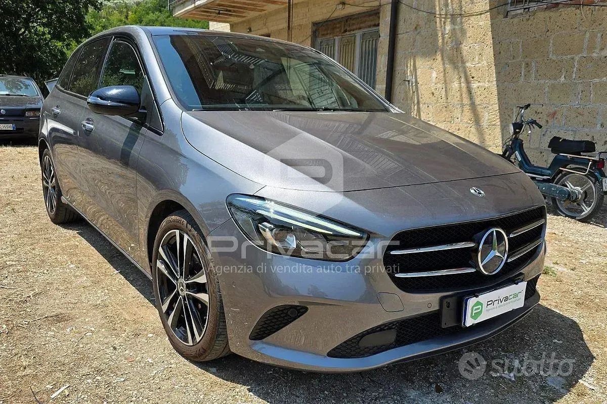 Usata Mercedes B180 116 CV (85 kW) 2019 Grigio Utilitaria