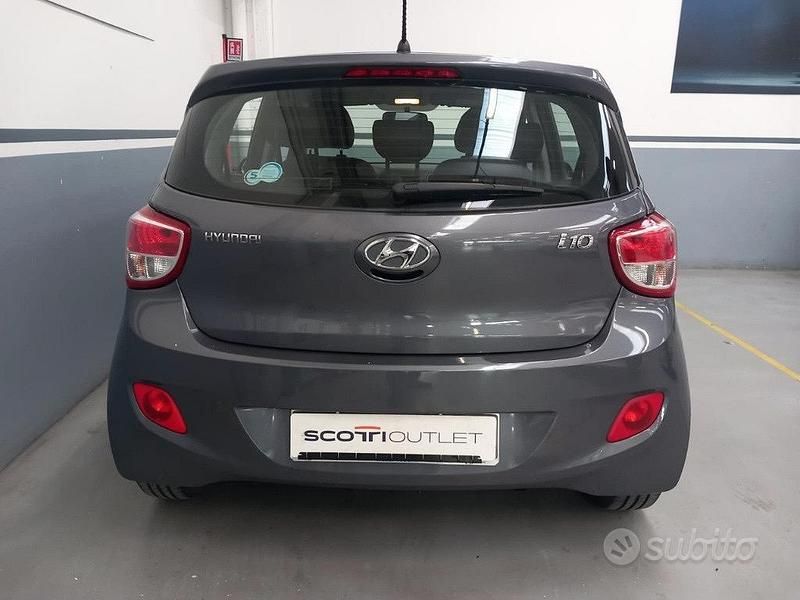 Usata Hyundai i10 67 CV (49 kW) 2016 Grigio Utilitaria