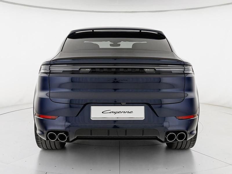 Nuova Porsche Cayenne 2026 Blu algarve metallizzato SUV