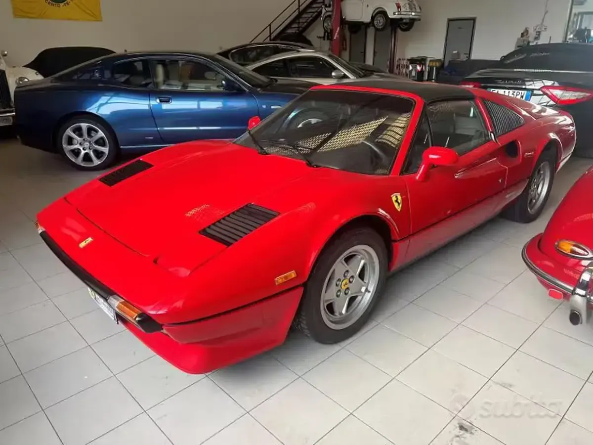 Usata Ferrari Roma 155 CV (114 kW) 1982 Cabrio