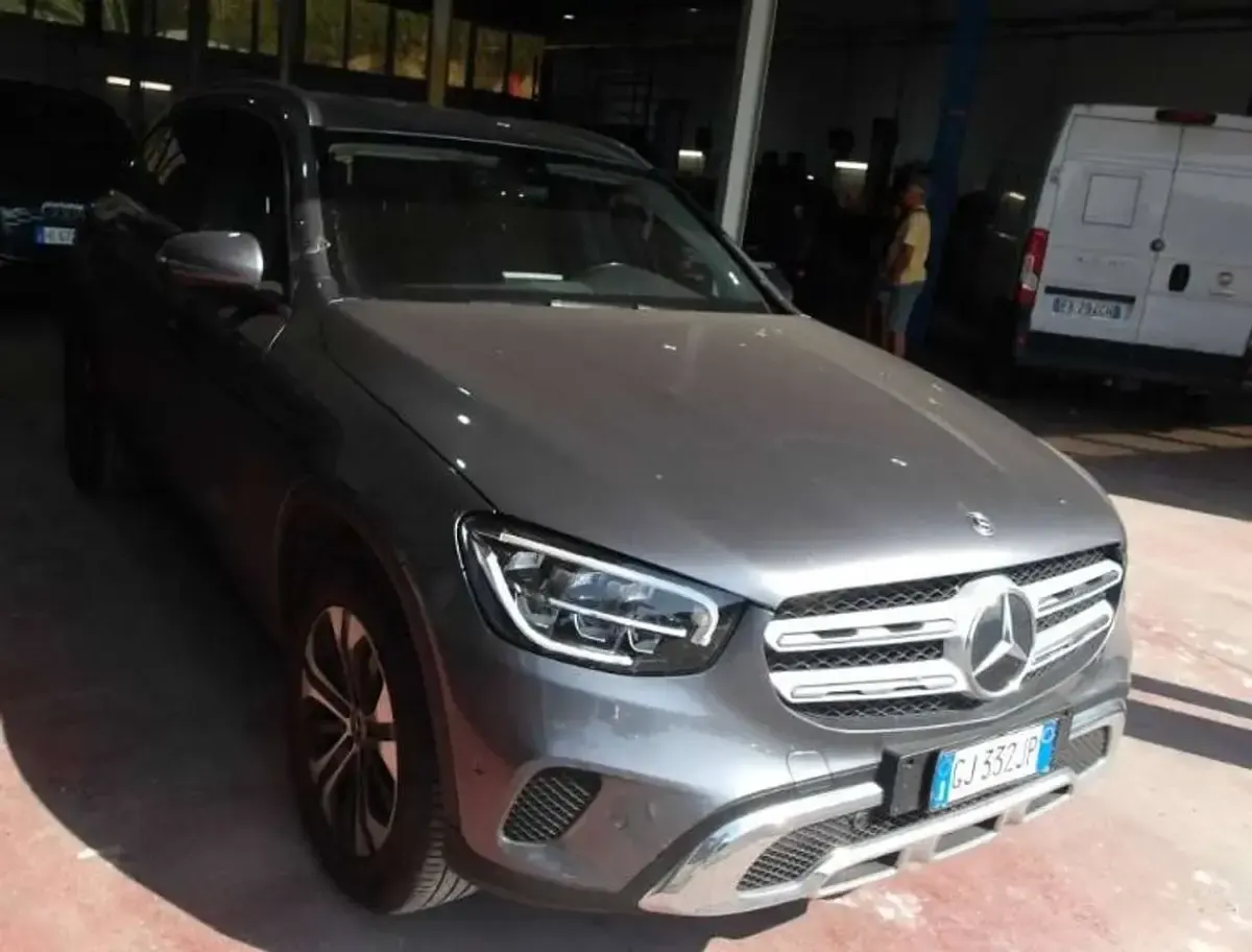 Usata Mercedes GLC300 Business 211 CV (155 kW) 2022 Grigio SUV