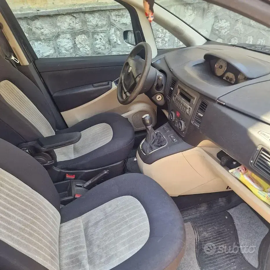 Usata Lancia Musa 90 CV (66 kW) 2006 Monovolume