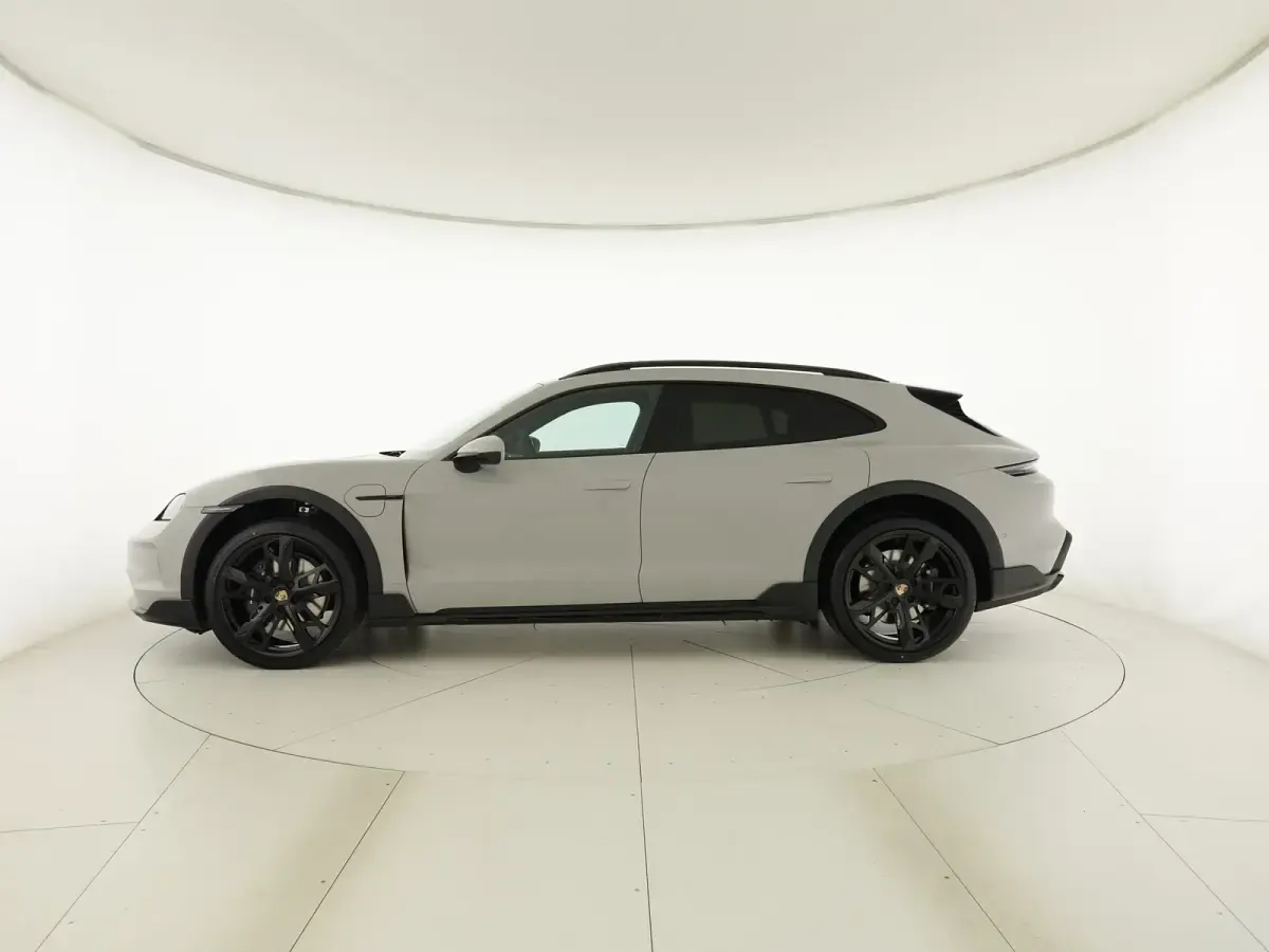 Nuova Porsche Taycan Cross Turismo 300 kW (408 CV) 2026 Gesso