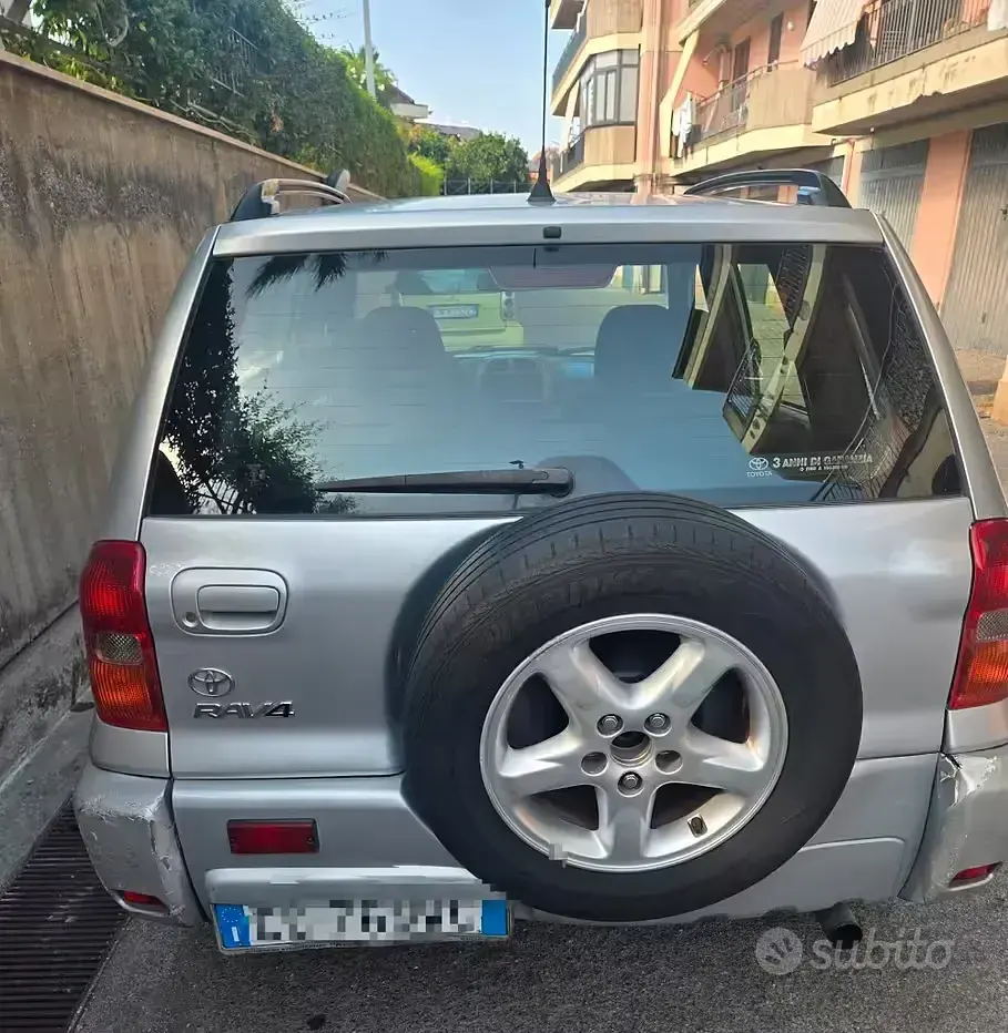 Usata Toyota RAV4 2003 Grigio SUV