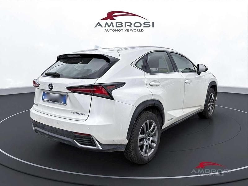 Usata Lexus NX300h Executive Line 155 CV (114 kW) 2018 Bianco SUV