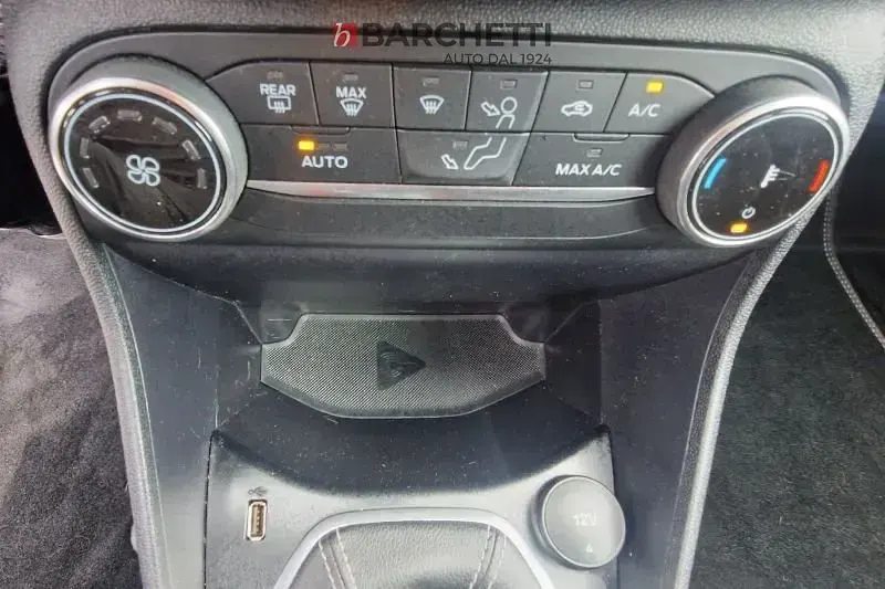 Usata Ford Fiesta Titanium 75 CV (55 kW) 2023 Bianco Utilitaria
