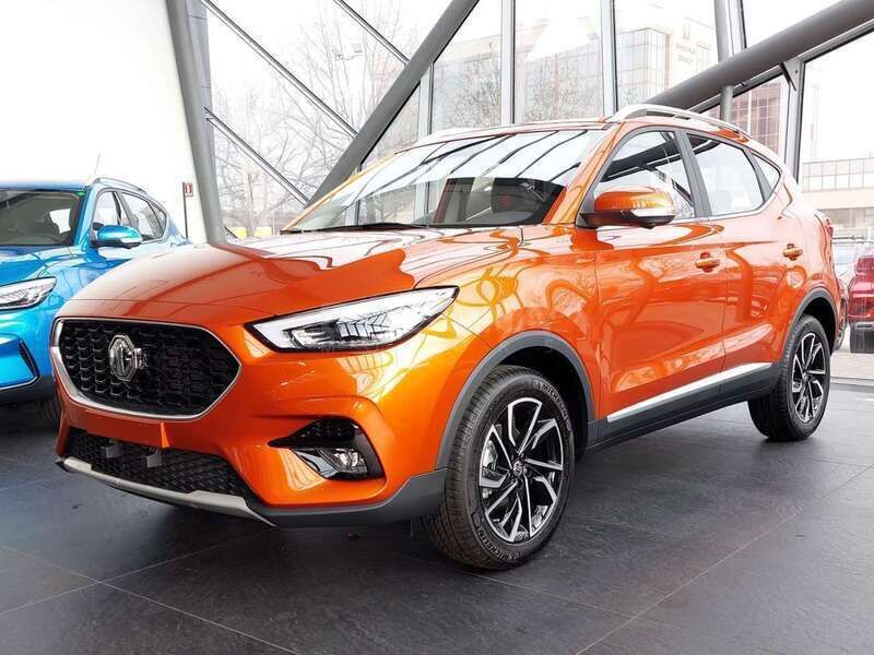 Arancione Usata 2024 MG ZS Luxury Tre volumi | 16.500 € (Cara) - Immagine 1/4