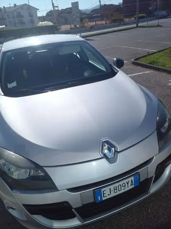 Usata Renault Mégane III 110 CV (80 kW) 2011 Argento Berlina