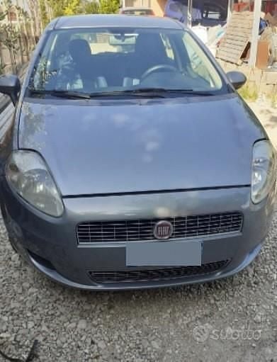 Usata Fiat Grande Punto 75 CV (55 kW) 2007 Grigio Utilitaria