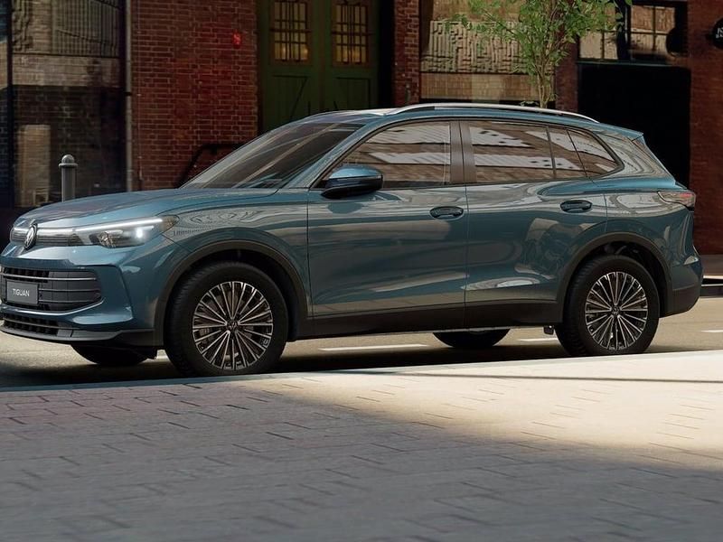 Nuova VW Tiguan Edition 150 CV (110 kW) 2026 Nightshade blue metallizzato SUV