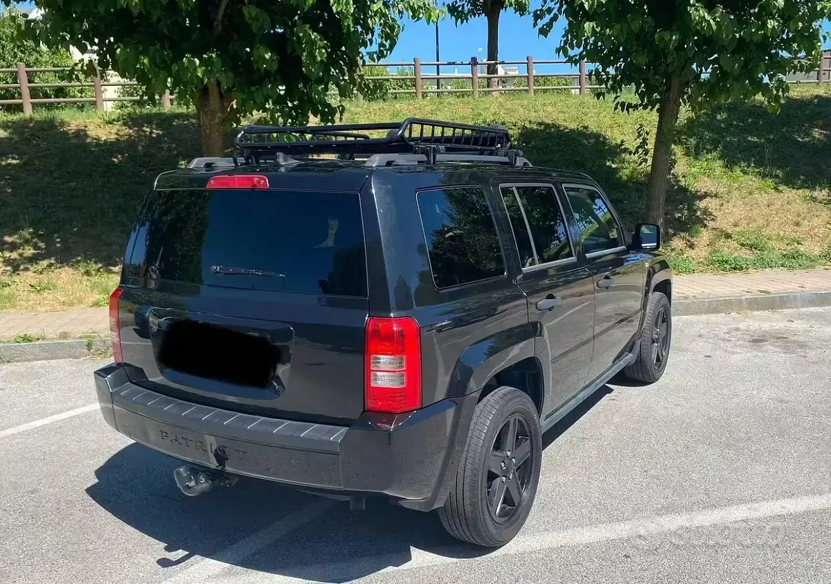 Usata Jeep Patriot Sport 170 CV (125 kW) 2009 Nero SUV
