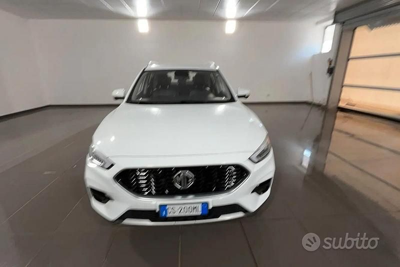 Usata MG ZS Luxury 106 CV (77 kW) 2023 Bianco Berlina