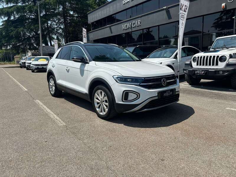 Bianco Usata 2022 VW T-Roc Style SUV | 23.700 € (Buon prezzo) - Immagine 1/4