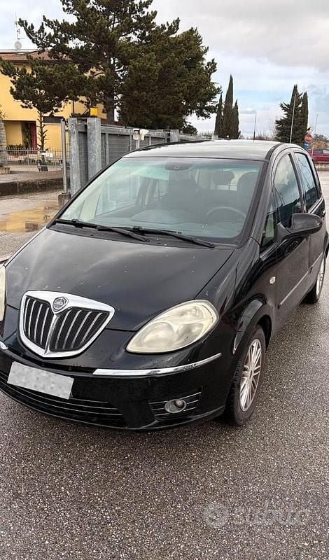 Nero Usata 2009 Lancia Musa Monovolume | 1400 € (Super prezzo) - Immagine 1/4