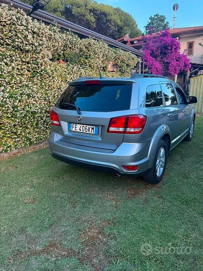 Usata Fiat Freemont 140 CV (102 kW) 2016 Grigio SUV