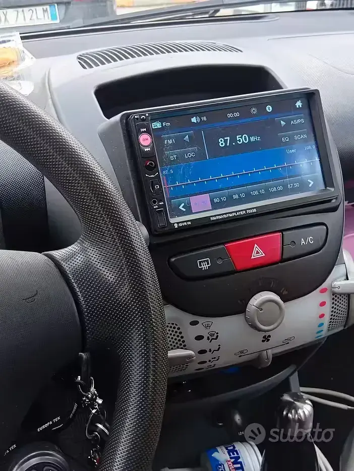 Usata Peugeot 107 68 CV (50 kW) 2012 Grigio Utilitaria
