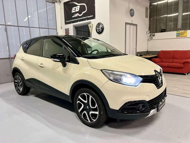 Usata Renault Captur Intens 90 CV (66 kW) 2016 Beige SUV