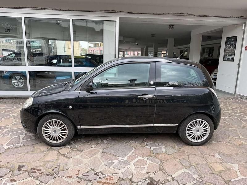 Usata Lancia Ypsilon 77 CV (56 kW) 2010 Nero Utilitaria