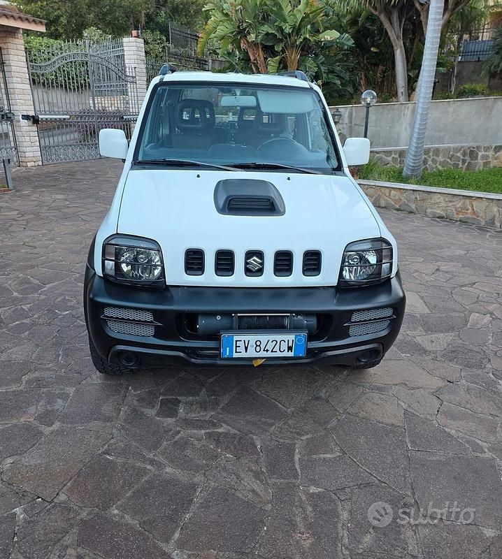 Usata Suzuki Jimny 86 CV (63 kW) 2008 Bianco SUV