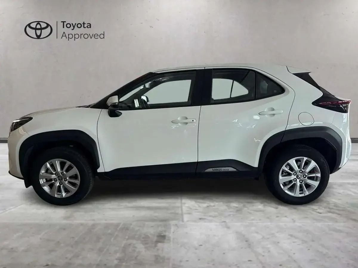 Usata Toyota Yaris Cross Active 116 CV (85 kW) 2022 Bianco SUV