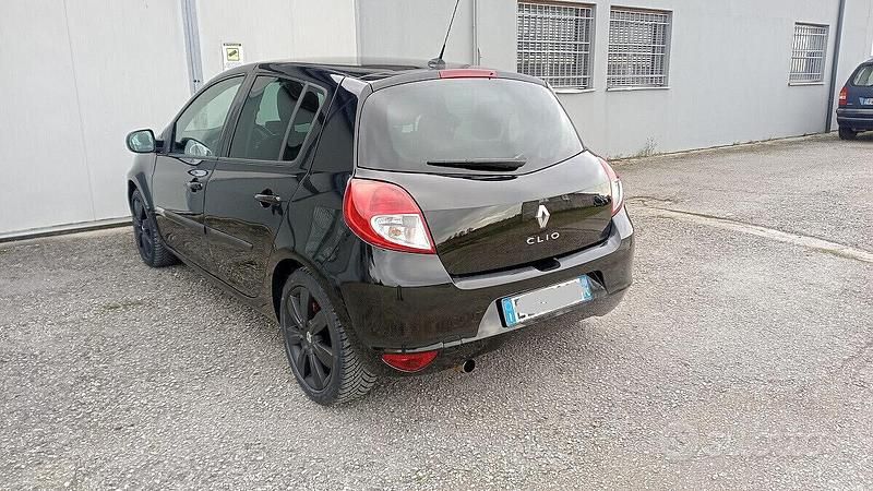 Usata Renault Clio IV Dynamique 75 CV (55 kW) 2012 Nero Berlina
