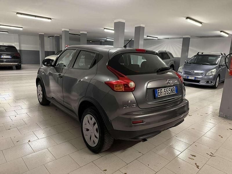 Usata Nissan Juke Tekna 110 CV (80 kW) 2011 Grigio SUV