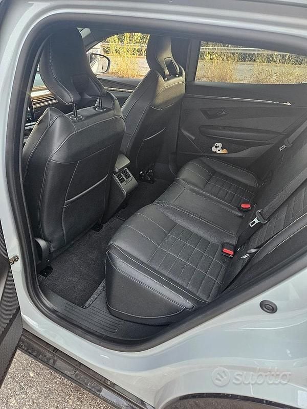 Usata Renault Megane E-Tech Iconic 161 kW (220 CV) 2022 Grigio SUV
