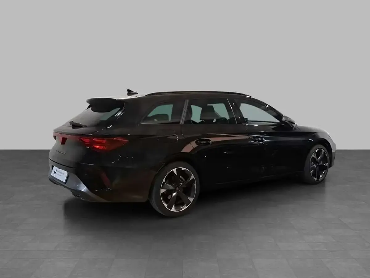 Usata Cupra Leon 150 CV (110 kW) 2025 Nero midnight Station wagon