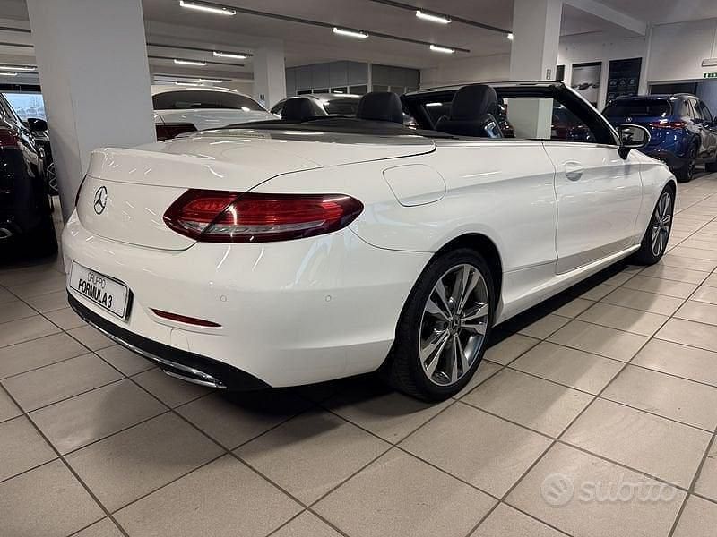 Usata Mercedes C220 170 CV (125 kW) 2017 Bianco Cabrio
