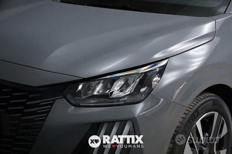 Usata Peugeot 208 Allure 110 CV (80 kW) 2025 Grigio selenium Utilitaria