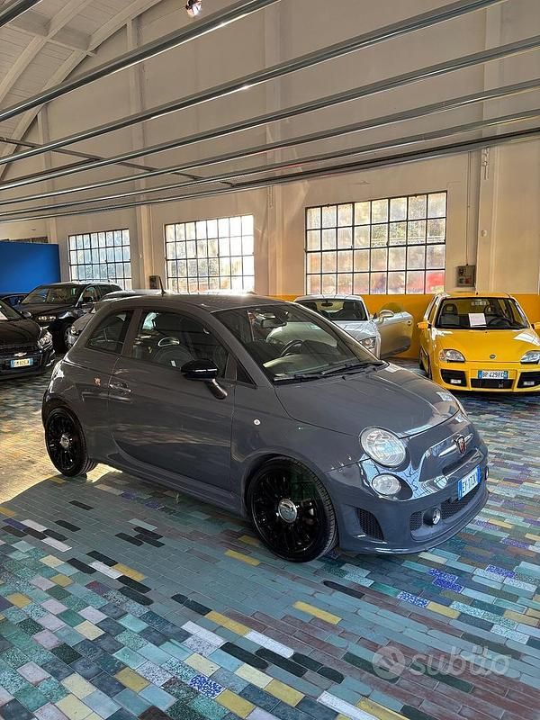 Grigio Usata 2015 Abarth 595 Custom Tre volumi | 10.900 € (Buon prezzo) - Immagine 1/4