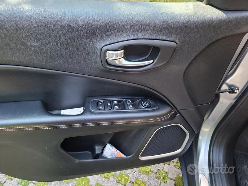 Usata Jeep Compass Limited 140 CV (102 kW) 2020 Grigio SUV