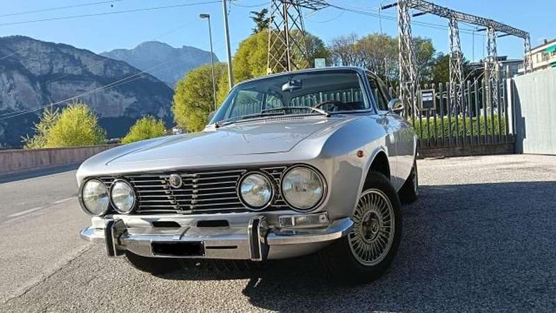 Usata Alfa Romeo 2000 131 CV (96 kW) 1972 Argento Coupé